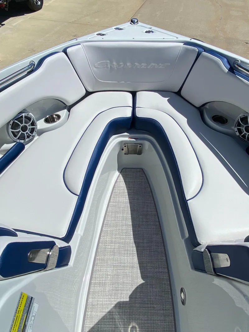 Slide: The Image of Crownline Boats 220SS 2024 - 6