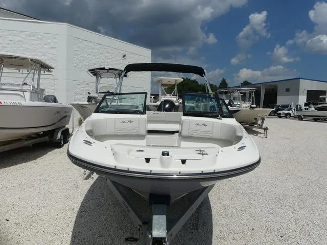 Slide: The Image of Sea Ray SPX 210 Outboard 2022 - 2