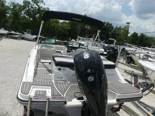 Slide: The Image of Sea Ray SPX 210 Outboard 2022 - 6
