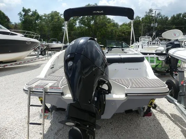 Slide: The Image of Sea Ray SPX 210 Outboard 2022 - 7