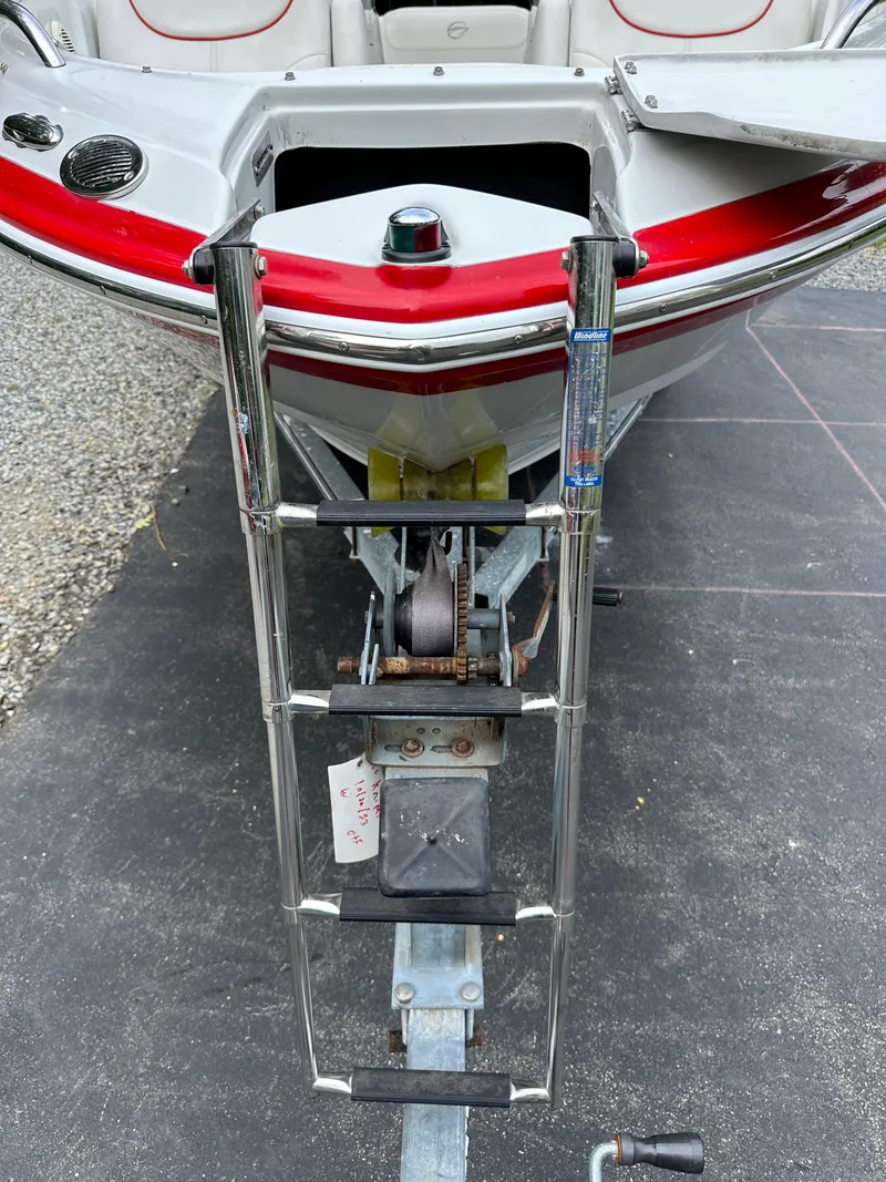 Slide: The Image of Crownline Boats 226 LS 2005 - 18