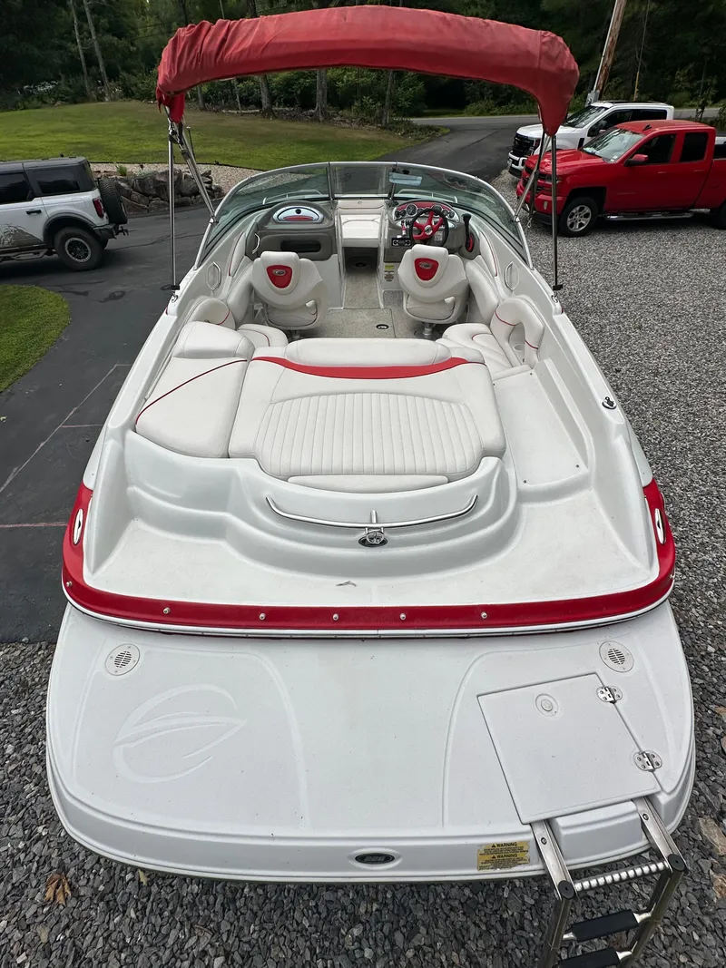 Slide: The Image of Crownline Boats 226 LS 2005 - 4
