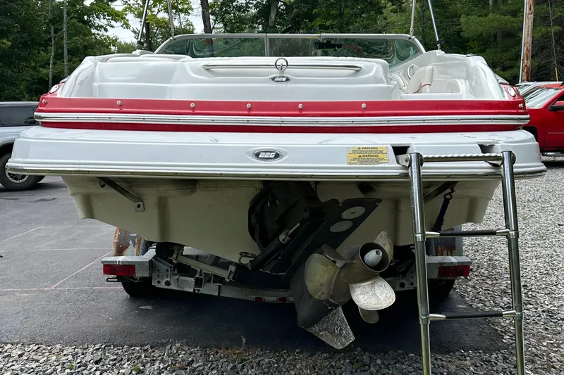 Slide: The Image of Crownline Boats 226 LS 2005 - 9