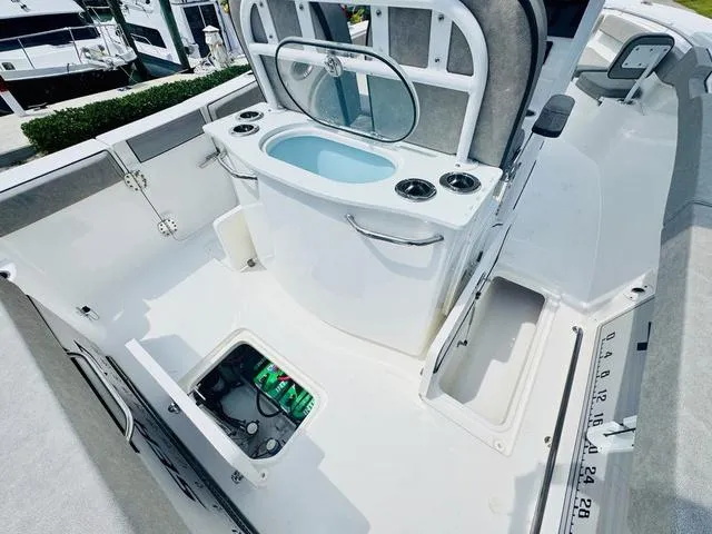 Slide: The Image of Sea Pro 262 DLX Center Console 262DLX 262 CC 2025 - 10