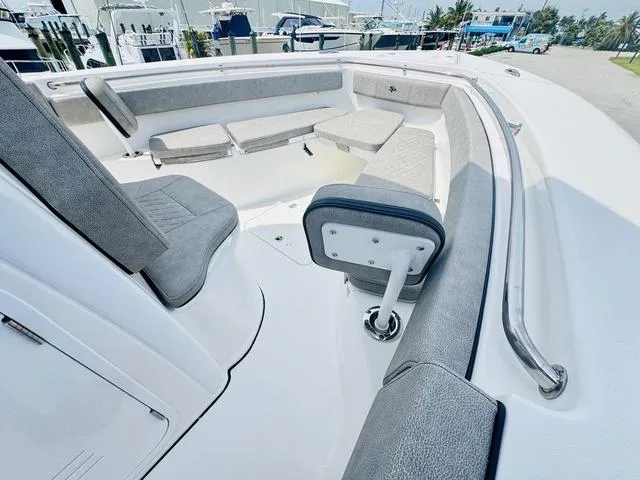 Slide: The Image of Sea Pro 262 DLX Center Console 262DLX 262 CC 2025 - 15