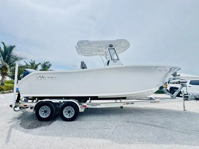 Slide: The Image of Sea Pro 262 DLX Center Console 262DLX 262 CC 2025 - 24