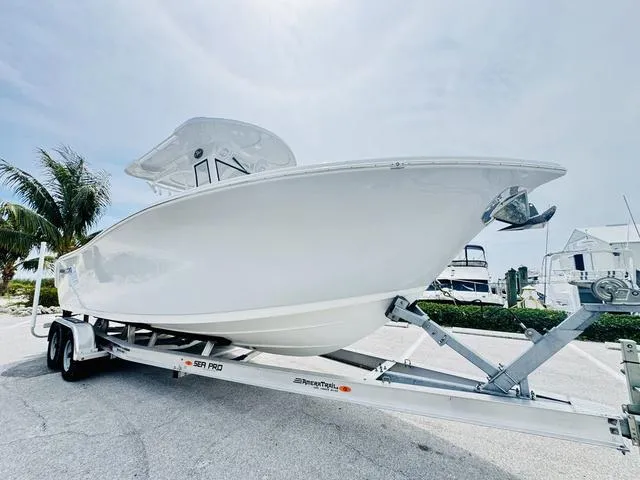 Slide: The Image of Sea Pro 262 DLX Center Console 262DLX 262 CC 2025 - 25