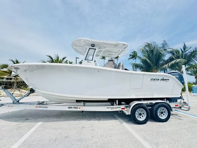 Slide: The Image of Sea Pro 262 DLX Center Console 262DLX 262 CC 2025 - 3