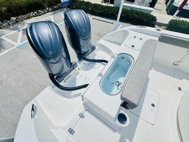 Slide: The Image of Sea Pro 262 DLX Center Console 262DLX 262 CC 2025 - 6