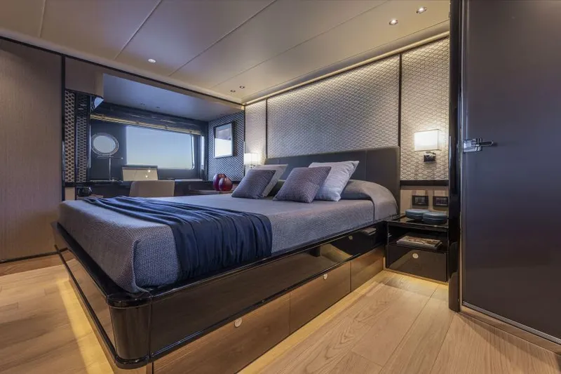 Slide: The Image of VIP Stateroom - 18
