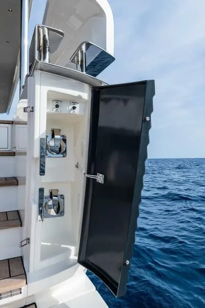 Slide: The Image of Cockpit - 32