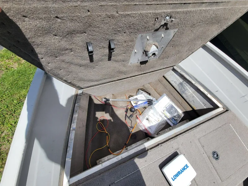 Slide: The Image of Smoker Craft 150 Stinger 2003 - 10