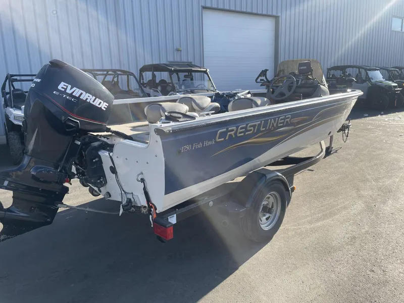 Slide: The Image of Crestliner Fish Hawk 1750 SC 2005 - 3