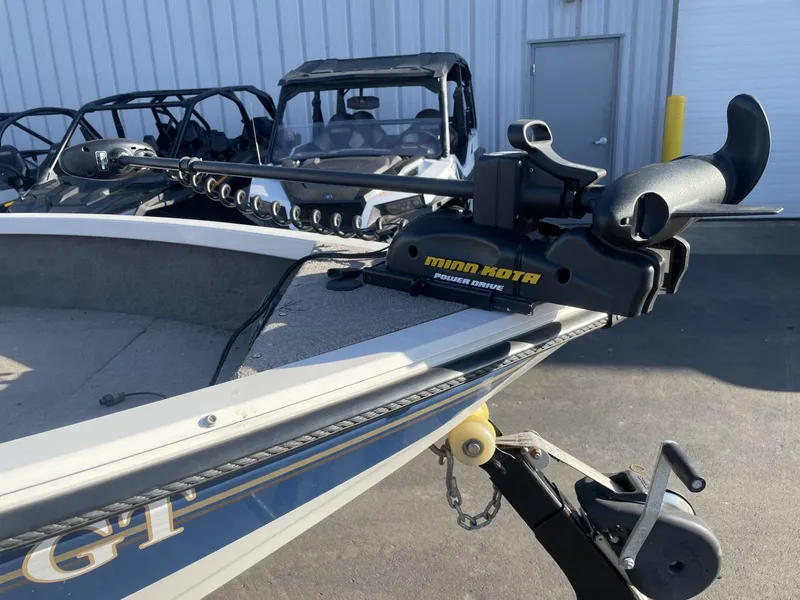 Slide: The Image of Crestliner Fish Hawk 1750 SC 2005 - 6