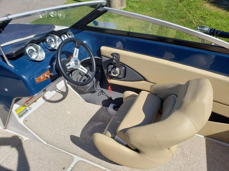 Slide: The Image of Glastron GT 205 2015 - 11