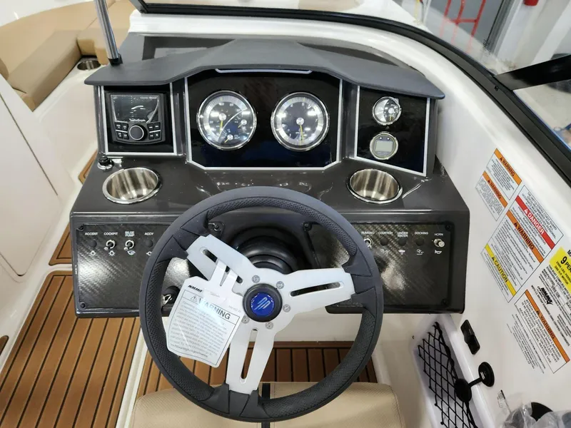 Slide: The Image of Bayliner VR5 Bowrider OB 2024 - 11