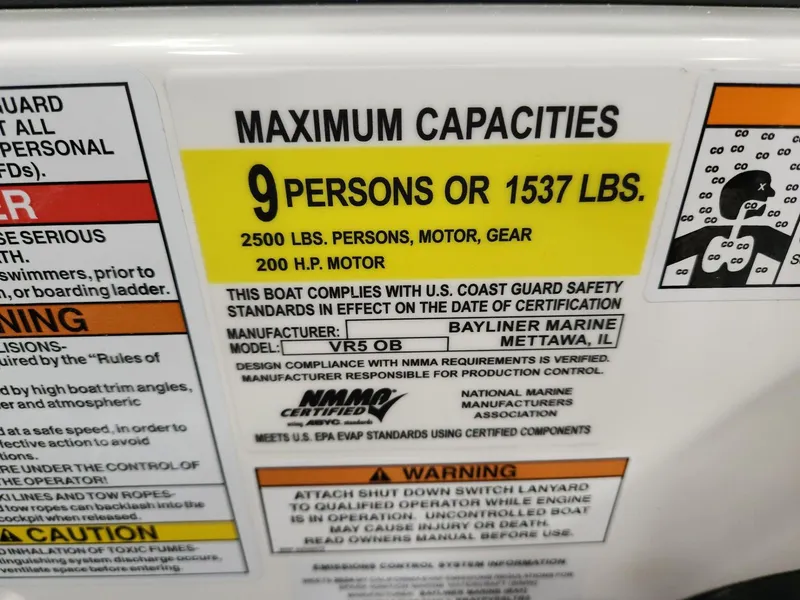 Slide: The Image of Bayliner VR5 Bowrider OB 2024 - 21