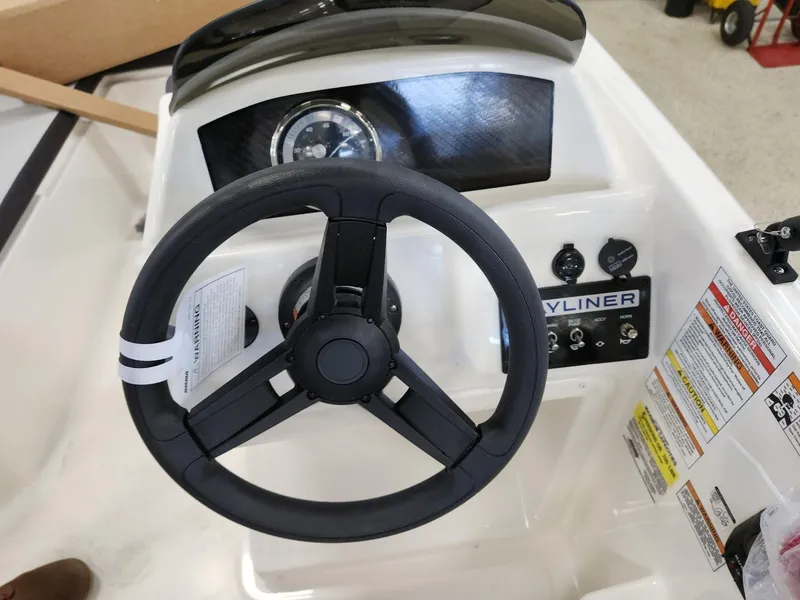 Slide: The Image of Bayliner 150 ELEMENT M15 2024 - 11