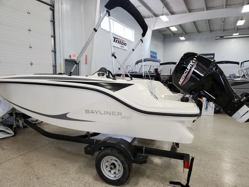 Slide: The Image of Bayliner 150 ELEMENT M15 2024 - 3