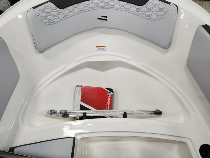 Slide: The Image of Bayliner 150 ELEMENT M15 2024 - 6