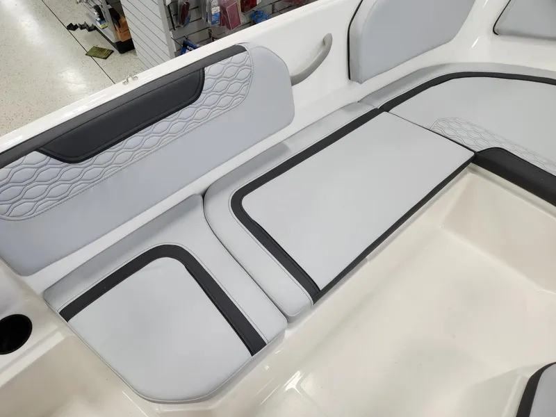 Slide: The Image of Bayliner 150 ELEMENT M15 2024 - 7