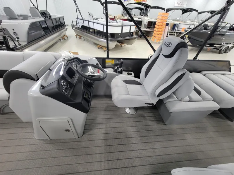 Slide: The Image of Bentley Pontoons 220 LEGACY QSB(QUAD SWINGBACK) 2024 - 15