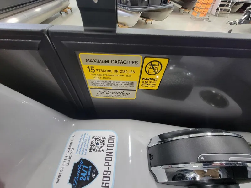 Slide: The Image of Bentley Pontoons 220 LEGACY QSB(QUAD SWINGBACK) 2024 - 22