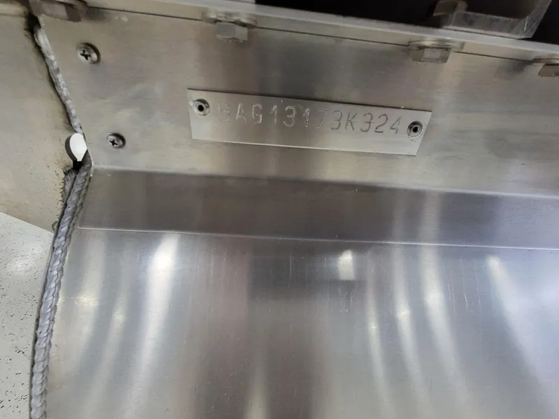 Slide: The Image of Bentley Pontoons 220 LEGACY QSB(QUAD SWINGBACK) 2024 - 23