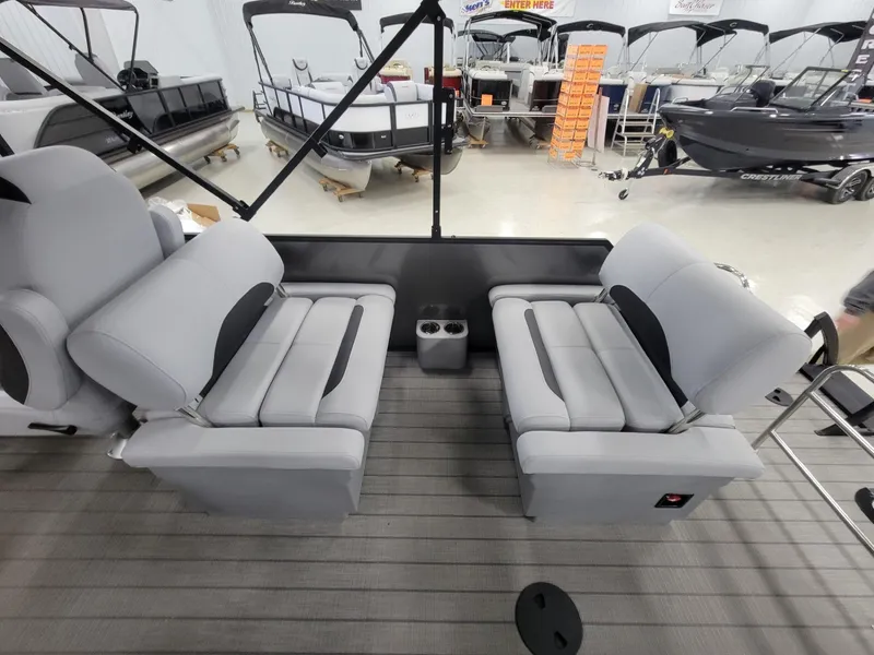 Slide: The Image of Bentley Pontoons 220 LEGACY QSB(QUAD SWINGBACK) 2024 - 7