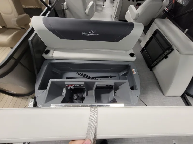 Slide: The Image of SunChaser Geneva 22 SB DH 2024 - 19