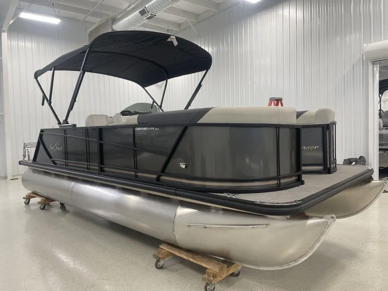 Slide: The Image of SunChaser Geneva 22 SB DH 2024 - 3