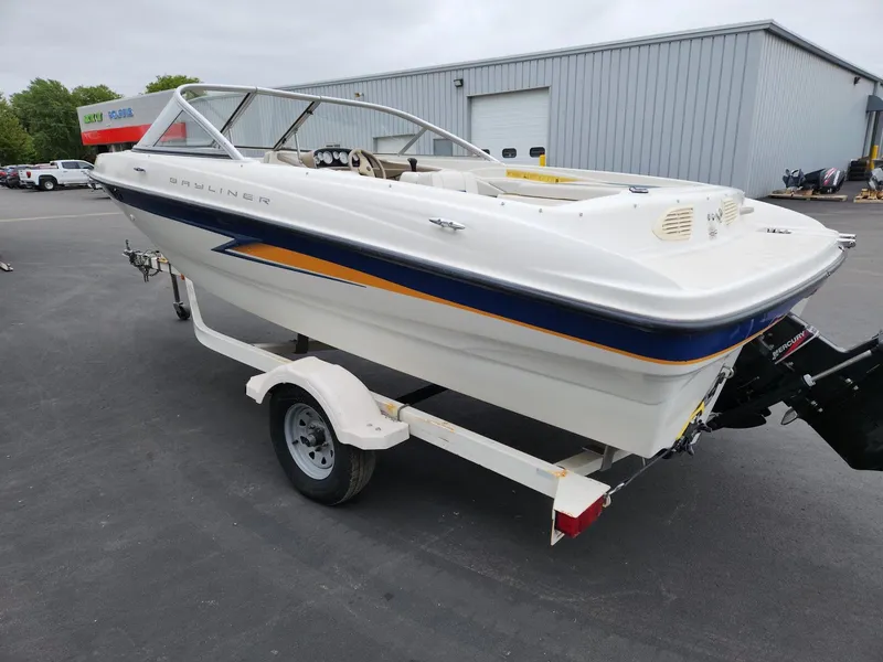 Slide: The Image of Bayliner 185 2004 - 4