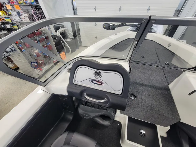 Slide: The Image of Triton 186 Allure 2024 - 10