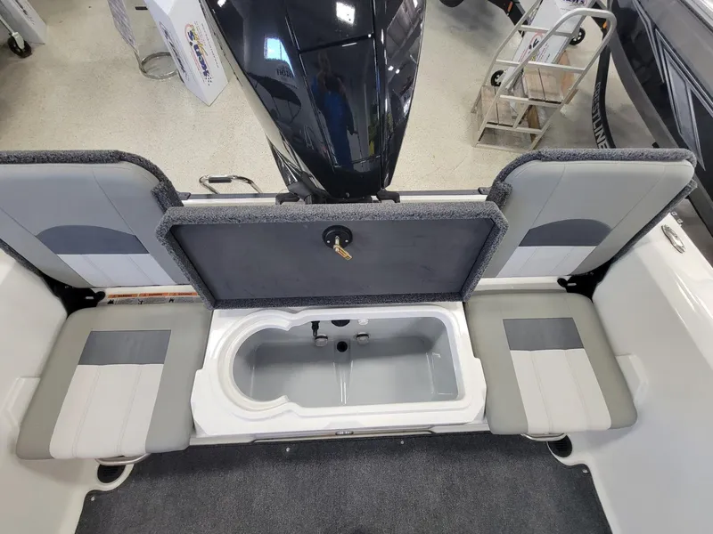 Slide: The Image of Triton 186 Allure 2024 - 19