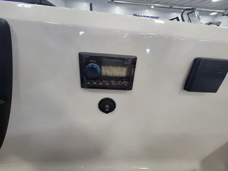 Slide: The Image of Triton 186 Allure 2024 - 22