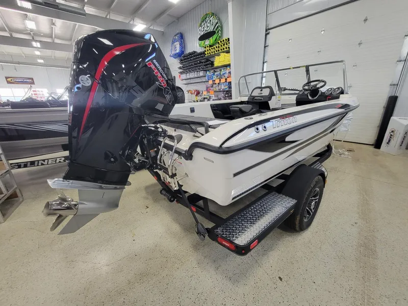 Slide: The Image of Triton 186 Allure 2024 - 4