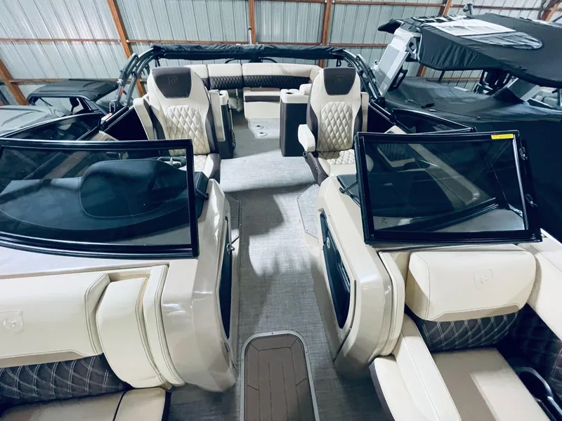 Slide: The Image of Sanpan SP2700ULW 2024 - 10