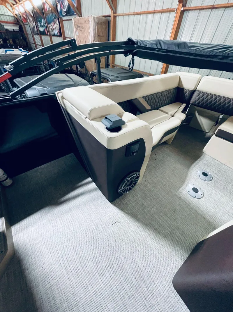 Slide: The Image of Sanpan SP2700ULW 2024 - 15