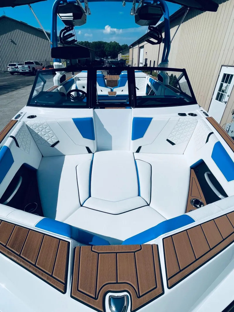 Slide: The Image of Nautique Super Air Nautique GS22 2024 - 10
