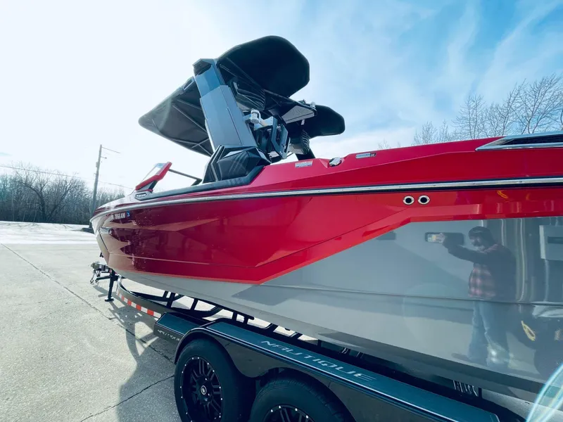 Slide: The Image of Nautique SUPER AIR G25 PARAGON 2021 - 15