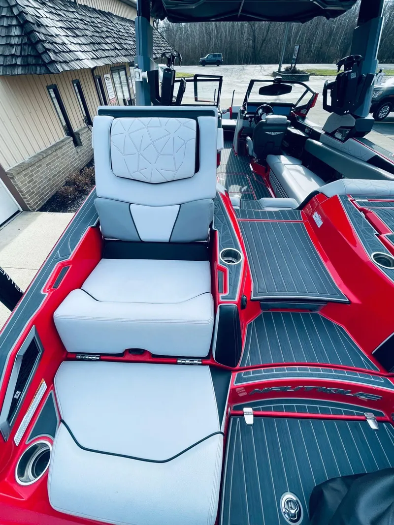 Slide: The Image of Nautique SUPER AIR G25 PARAGON 2021 - 32
