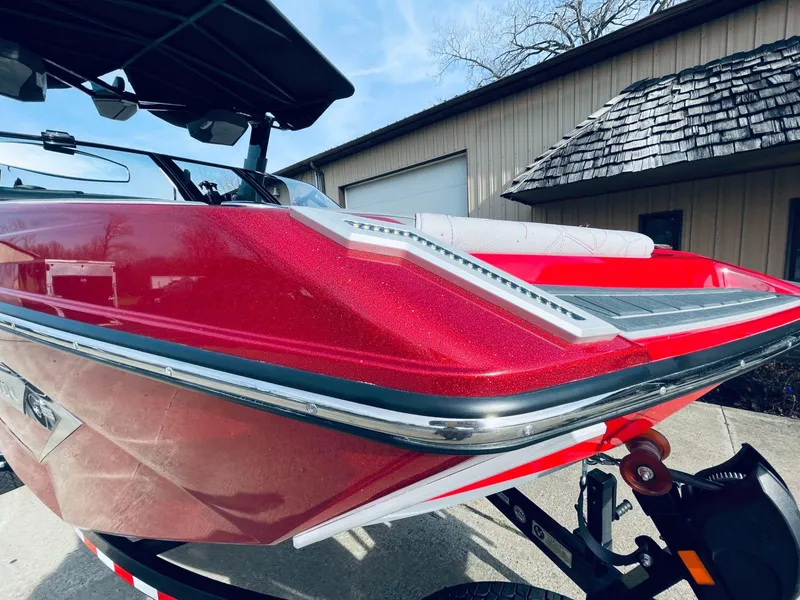 Slide: The Image of Nautique SUPER AIR G25 PARAGON 2021 - 6