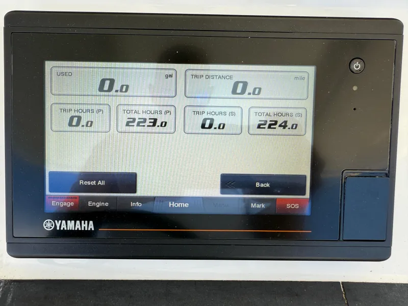 Slide: The Image of Yamaha boat display showing trip data and engine hours for Regulator 31, 2018 model. - 24