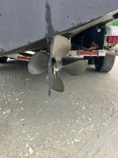 Slide: The Image of Propeller of 2000 Albemarle 280 Express Fisherman on trailer. - 12