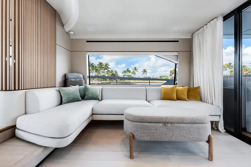 Slide: The Image of Azimut 68 2023 - 18