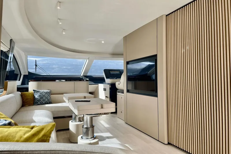 Slide: The Image of Azimut 68 2023 - 21