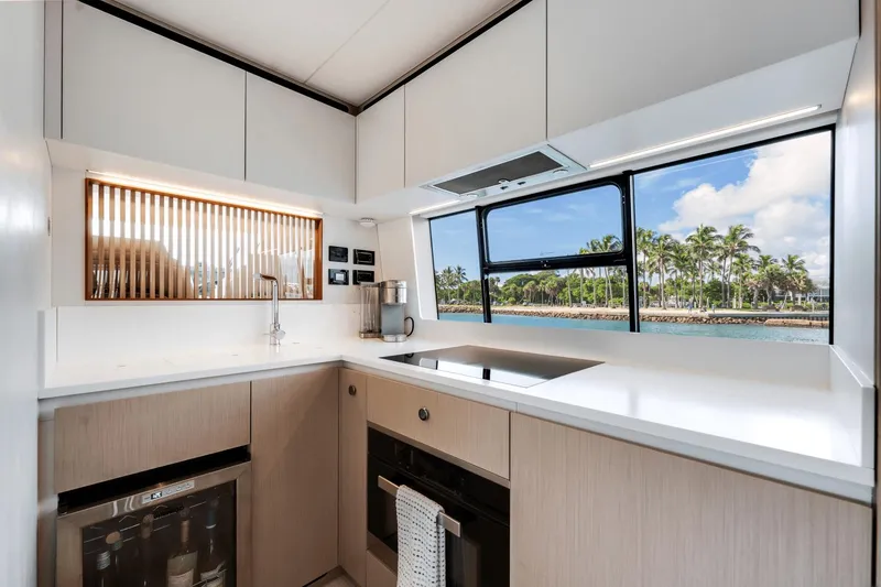 Slide: The Image of Azimut 68 2023 - 28