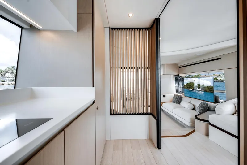 Slide: The Image of Azimut 68 2023 - 29