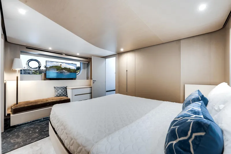 Slide: The Image of Azimut 68 2023 - 35