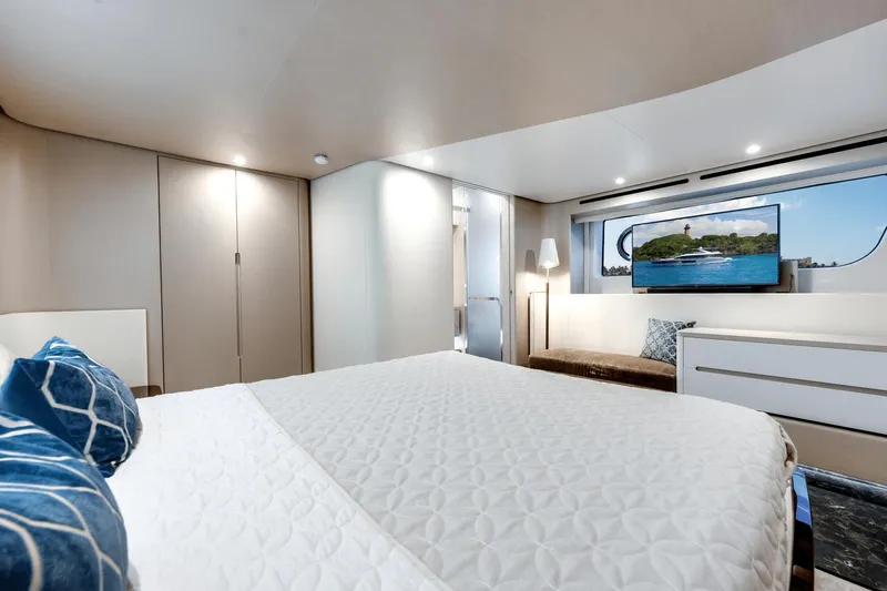 Slide: The Image of Azimut 68 2023 - 37